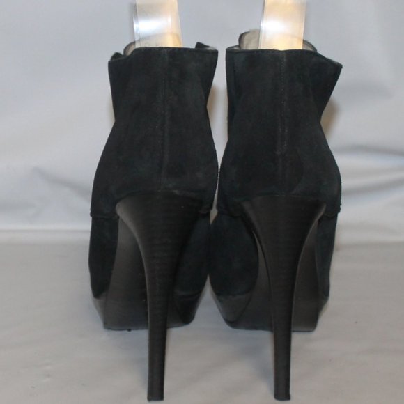 Burberry Made in Italy Faux Fur Lined Suede Stiletto Heel Booties Boot - Picture 6 of 9